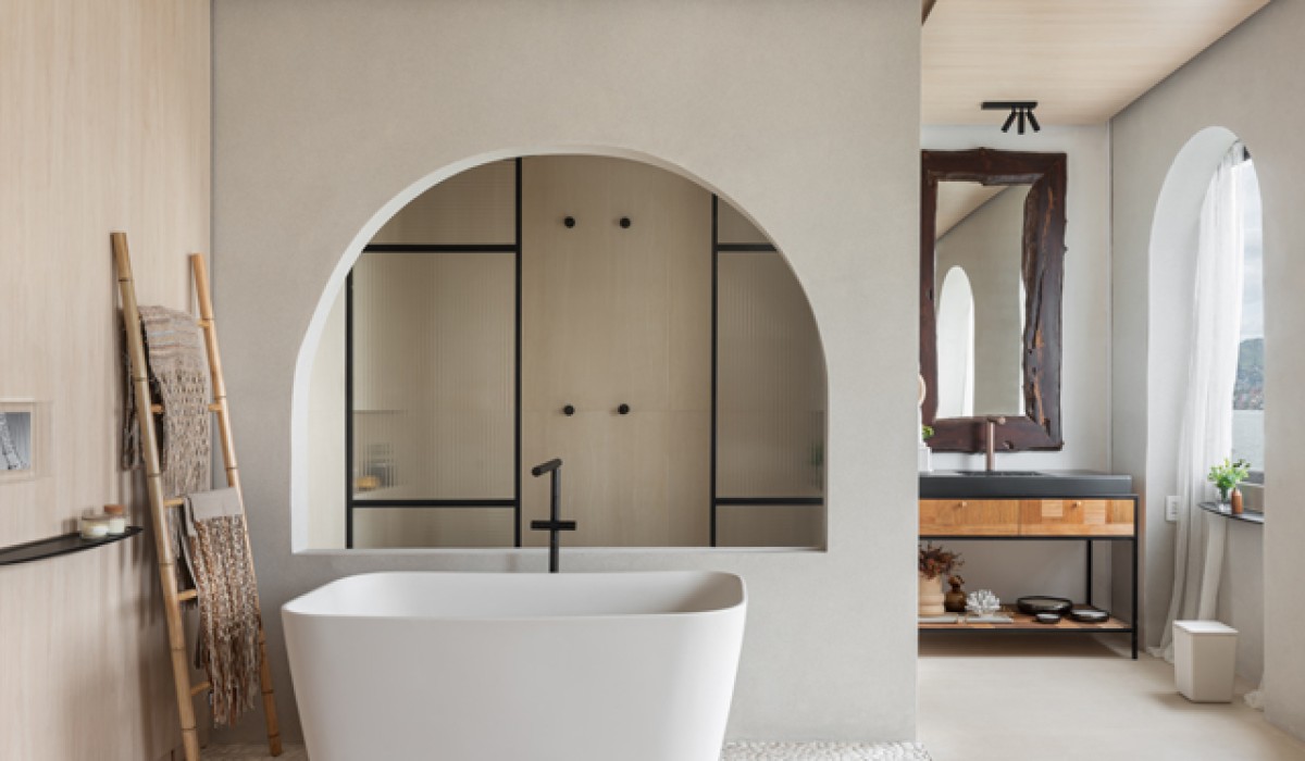 SPA Deca mistura leveza e rusticidade em atmosfera mediterrânea na CASACOR Espírito Santo